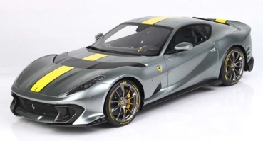 01647	Ferrari 812 Competizione 2021 grey/yellow stripe	1:18